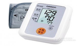 欧姆龙HEM-7117电子血压计