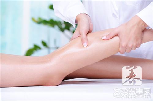 夏天小腿奇痒难忍是咋回事?