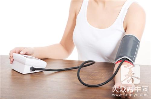 晨起血压多少为正常？