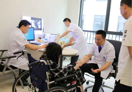 扩散~脊柱畸形患者在深圳这家医院做手术可获救助，1000个名额！最高5万元~